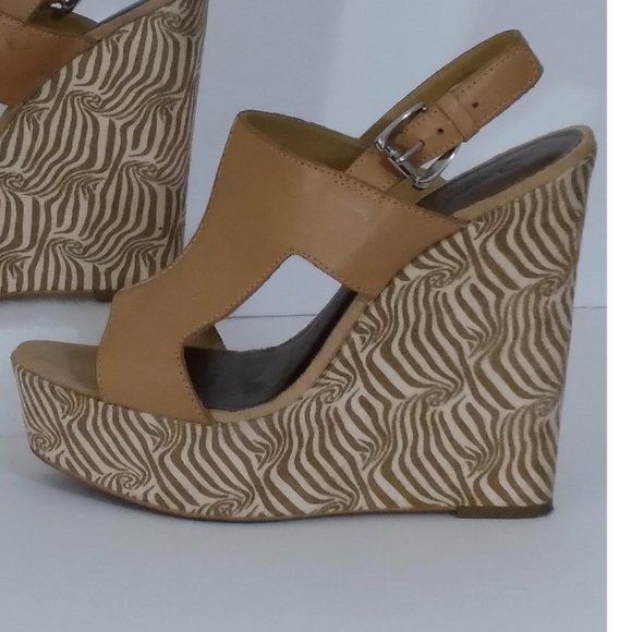 Comfortable Leather Platform Wedge Sandals From Carlos by Carlos Santana - Picture 7 of 16